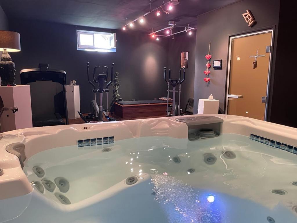 Les Grandes Maisons Coeur Foret D'orleans Et Espace Bien-etre Jacuzzi Hammam *